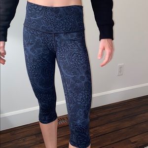 Lily lemon Crop Leggings Blue Floral Print